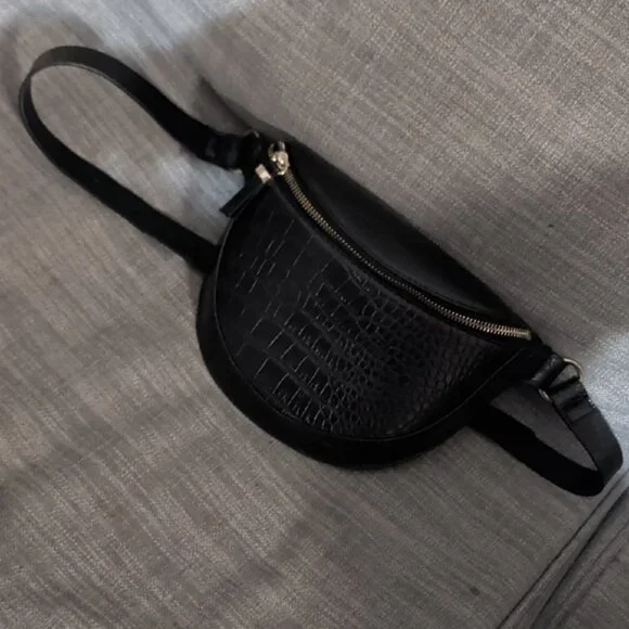 H&M Black Faux Leather Crocodile Fanny Pack Adjustable Strap - Picture 2 of 7